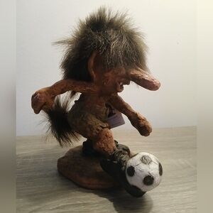 Vintage 1998 Nyform Troll Figurine Football Soccer 6.5" Norway w/Booklet